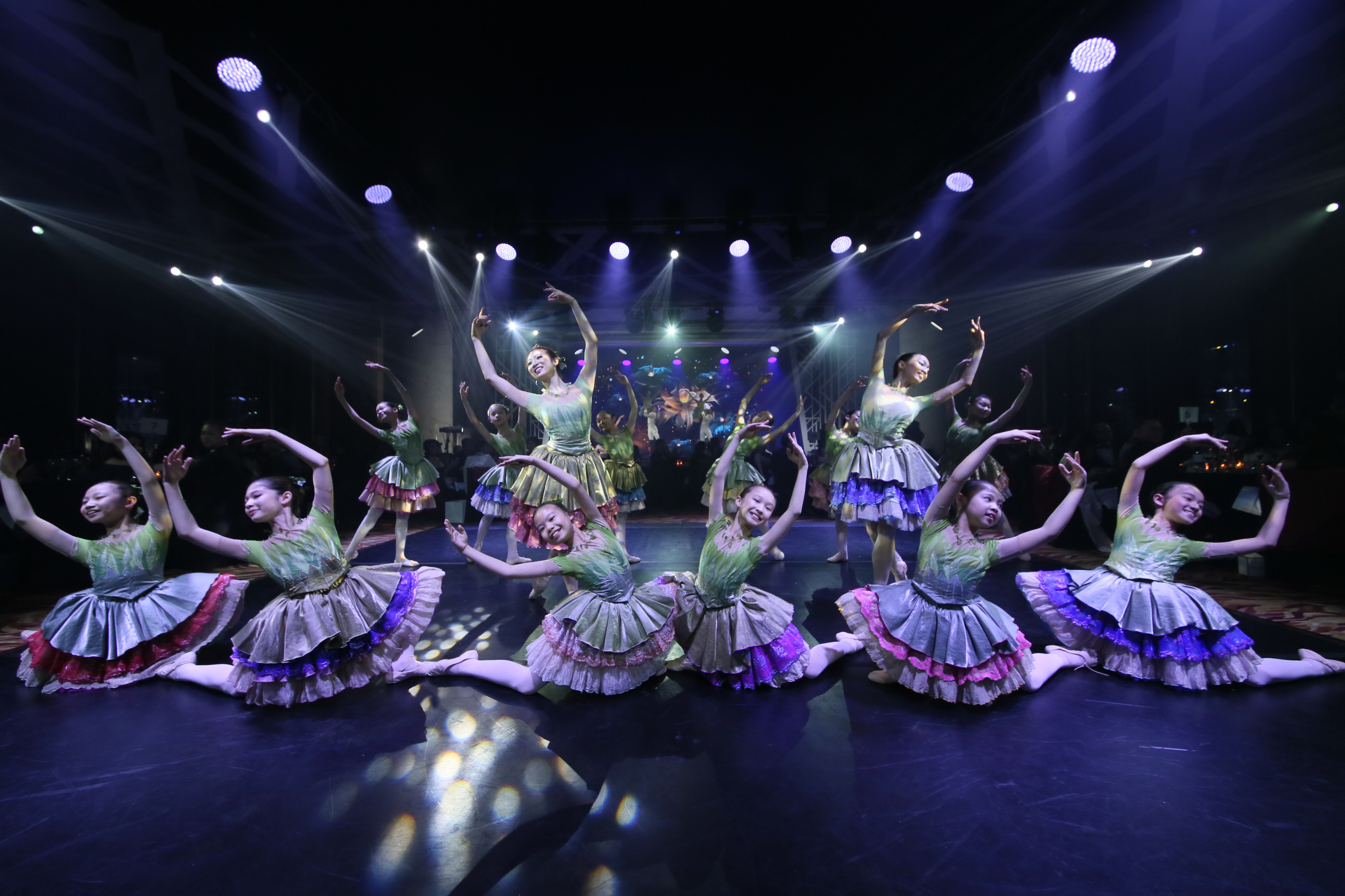 「花之圆舞曲」| 香港芭蕾舞团及儿童舞蹈员